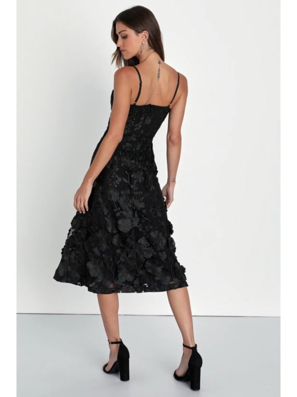 Lulus Glamour Garden Black 3d Floral Embroidered Midi Dress - Size M - Picture 2 of 2